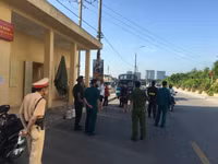 [Ảnh] Lực lượng chức năng siết chặt phòng chống dịch Covid-19 tại các cửa ngõ của Thủ đô