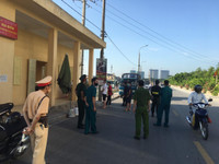 [Ảnh] Lực lượng chức năng siết chặt phòng chống dịch Covid-19 tại các cửa ngõ của Thủ đô