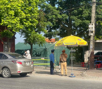 [Ảnh] Lực lượng chức năng siết chặt phòng chống dịch Covid-19 tại các cửa ngõ của Thủ đô