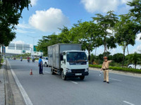 [Ảnh] Lực lượng chức năng siết chặt phòng chống dịch Covid-19 tại các cửa ngõ của Thủ đô