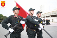 Xem Cảnh sát đặc nhiệm đu dây, đột nhập nhà cao tầng trấn áp tội phạm