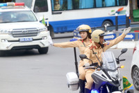 Những nữ cảnh sát giao thông xinh đẹp sẽ dẫn đoàn, phục vụ Đại hội Đảng