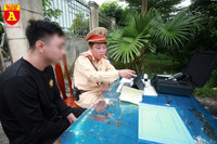 Xem 'siêu' camera tóm trúng phương tiện vi phạm giao thông 