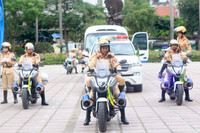 Những nữ cảnh sát giao thông xinh đẹp sẽ dẫn đoàn, phục vụ Đại hội Đảng