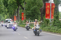 Những nữ cảnh sát giao thông xinh đẹp sẽ dẫn đoàn, phục vụ Đại hội Đảng