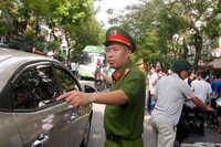 Công an Hà Nội làm 