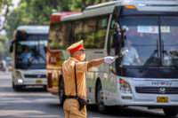 Lực lượng Công an căng mình dưới nắng nóng gần 50 độ C đảm bảo an toàn tuyệt đối kỳ họp Quốc hội 