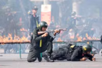 Mãn nhãn những pha biểu diễn võ thuật của Cảnh sát cơ động