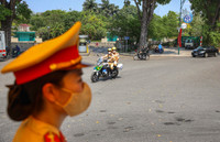 Lực lượng Công an căng mình dưới nắng nóng gần 50 độ C đảm bảo an toàn tuyệt đối kỳ họp Quốc hội 