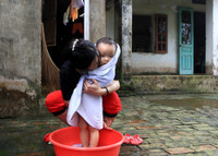 Ngắm 30 tác phẩm về tình mẫu tử của phụ nữ Việt Nam qua triển lãm ảnh 