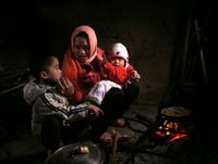 Ngắm 30 tác phẩm về tình mẫu tử của phụ nữ Việt Nam qua triển lãm ảnh 