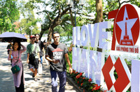 Hà Nội rực rỡ sắc đỏ chào mừng 70 năm ngày Giải phóng Thủ đô