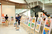 Trẻ em thích thú vui chơi, trải nghiệm tại Cung Thiếu nhi