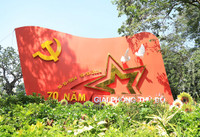 Hà Nội rực rỡ sắc đỏ chào mừng 70 năm ngày Giải phóng Thủ đô