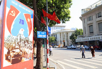 Hà Nội rực rỡ sắc đỏ chào mừng 70 năm ngày Giải phóng Thủ đô