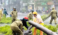 Những hình ảnh xúc động về lực lượng Công an Thủ đô vật lộn với cơn bão Yagi