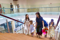 Trẻ em thích thú vui chơi, trải nghiệm tại Cung Thiếu nhi