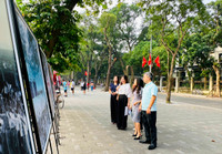 Hà Nội rực rỡ sắc đỏ chào mừng 70 năm ngày Giải phóng Thủ đô