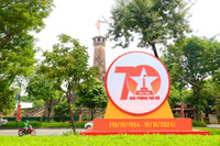 Hà Nội rực rỡ sắc đỏ chào mừng 70 năm ngày Giải phóng Thủ đô