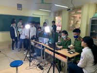 [Ảnh] Cán bộ chiến sỹ tận tình hỗ trợ, cấp căn cước gắn chíp cho học sinh