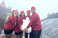 Cận cảnh đỉnh Fansipan huyền ảo trong băng tuyết 