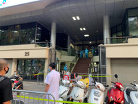 [Ảnh] Phong tỏa tạm thời ngân hàng Vietinbank 25 Lý Thường Kiệt