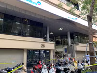 [Ảnh] Phong tỏa tạm thời ngân hàng Vietinbank 25 Lý Thường Kiệt