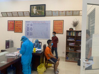 [Ảnh] Cận cảnh quá trình đột kích quán hát cho nhau nghe, bắt quả tang 13 đối tượng 'bay lắc'