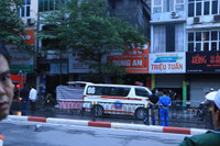 [Ảnh] Lực lượng cứu hộ xuyên đêm tìm nạn nhân mất tích trong đám cháy ở Tôn Đức Thắng