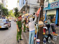 Tuyên truyền, nhắc nhở người dân không lấn chiếm lòng đường, vỉa hè