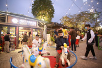 Phố sách xuân Quý Mão rộn ràng ngày mùng 1 Tết