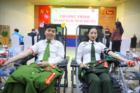 Những nữ Công an Hà Nội xinh đẹp, hiến máu hưởng ứng Chương trình 'Chủ nhật đỏ'