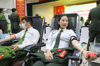 Những nữ Công an Hà Nội xinh đẹp, hiến máu hưởng ứng Chương trình 'Chủ nhật đỏ'