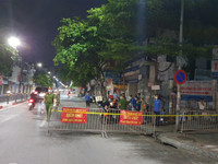 [Ảnh] Xuyên đêm bám chốt phòng dịch, siết chặt địa bàn, xử lý nghiêm trường hợp vi phạm
