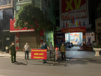 [Ảnh] Xuyên đêm bám chốt phòng dịch, siết chặt địa bàn, xử lý nghiêm trường hợp vi phạm