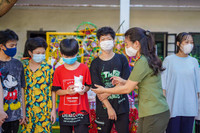 Trung thu sớm với trẻ mồ côi Hà Cầu