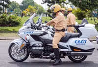 Cận cảnh siêu mô tô Honda Goldwing 1800 phân khối của Cảnh sát giao thông 