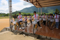 Công an Hà Nội tặng xe đạp, quà đến các em học sinh nghèo ở tỉnh Thái Nguyên