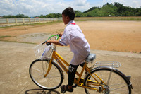 Công an Hà Nội tặng xe đạp, quà đến các em học sinh nghèo ở tỉnh Thái Nguyên