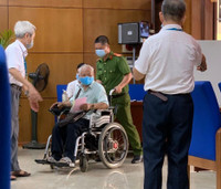 [Ảnh] Xúc động hình ảnh lực lượng Công an Thủ đô trong ngày bầu cử