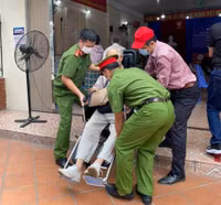 [Ảnh] Xúc động hình ảnh lực lượng Công an Thủ đô trong ngày bầu cử