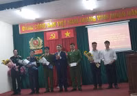 Khoảnh khắc bắt 'nóng' tên cướp tại phòng giao dịch ngân hàng BIDV