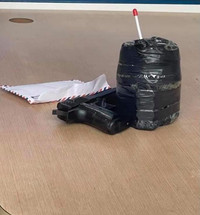 Khoảnh khắc bắt 'nóng' tên cướp tại phòng giao dịch ngân hàng BIDV