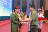 Triển lãm ảnh “Tự hào tuổi trẻ công an Thủ đô”