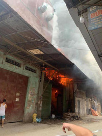 [Ảnh] Cận cảnh hiện trường vụ cháy nhà xưởng ở huyện Thạch Thất