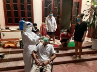 [Ảnh] Phong tỏa, lấy mẫu xét nghiệm cho người dân tại các xã ở huyện Thạch Thất