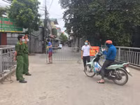 [Ảnh] Phong tỏa, lấy mẫu xét nghiệm cho người dân tại các xã ở huyện Thạch Thất