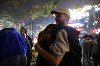 Ngắm những màn pháo hoa lung linh sắc màu trong đêm giao thừa ở Hà Nội