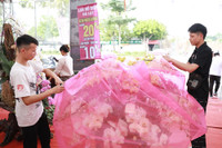 Hà Nội nhộn nhịp ở các chợ hoa ngày giáp Tết