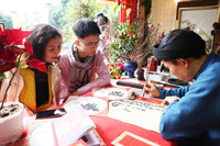 Văn Miếu - Quốc Tử Giám thu hút du khách những ngày đầu Xuân